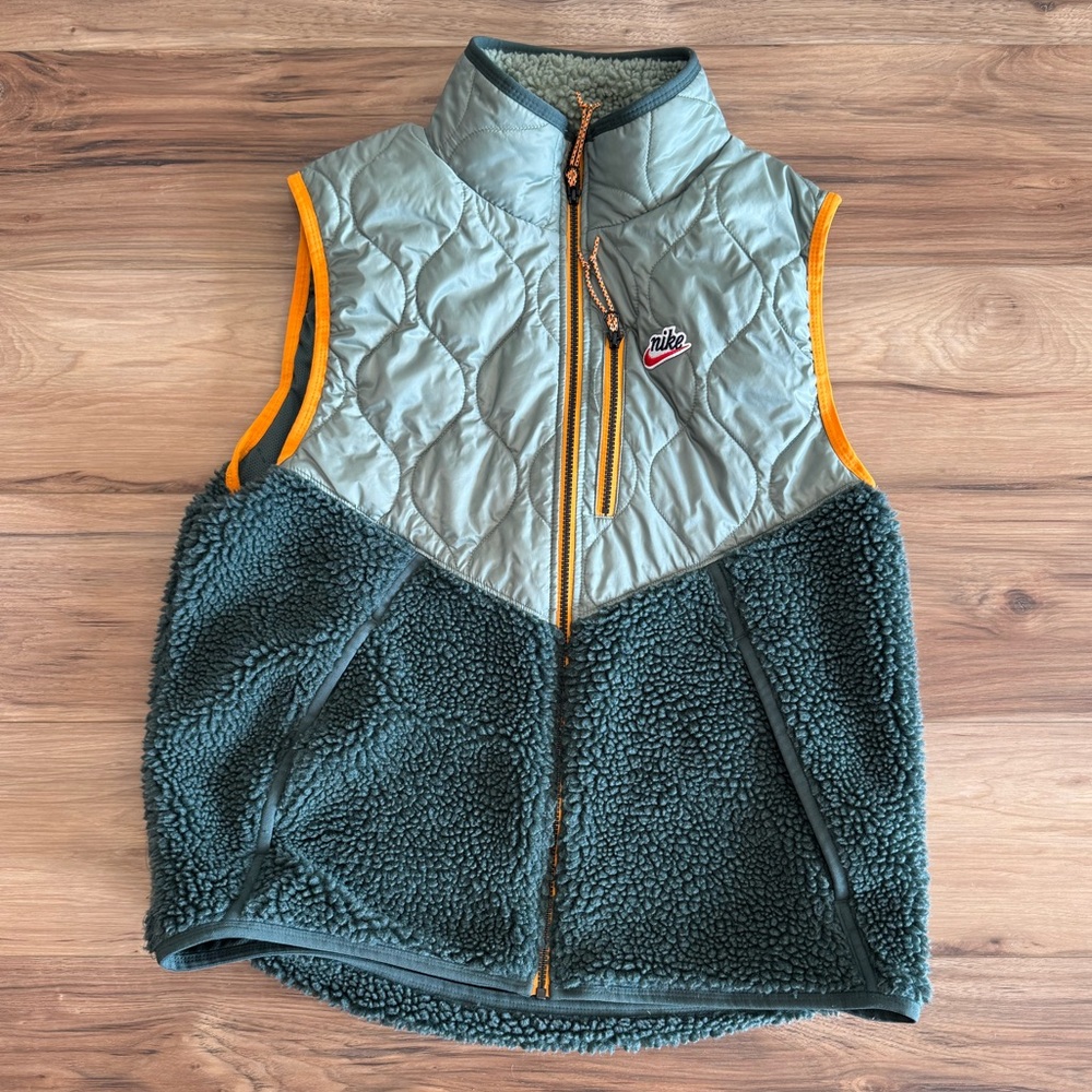 Nike Heritage Sherpa Quilted Fleece Vest Green